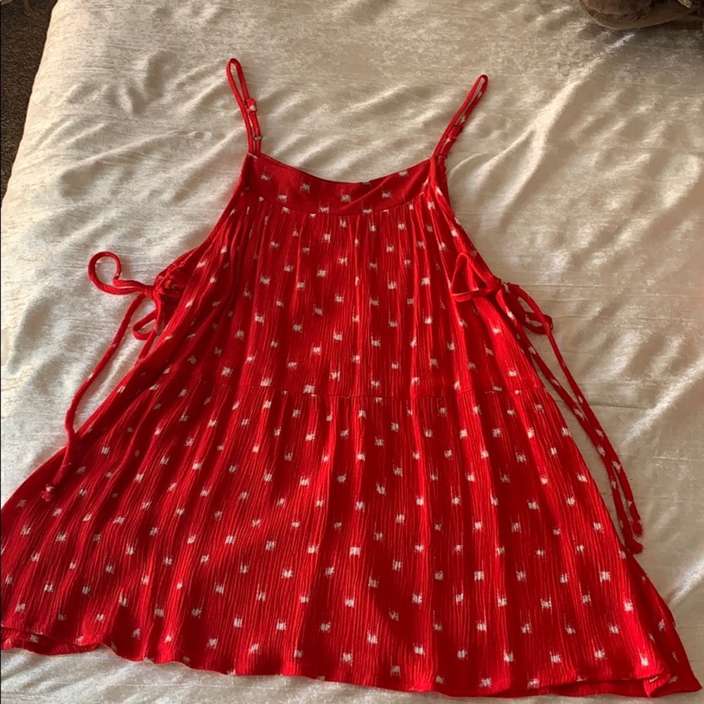 Red U oversaw Thread tank top